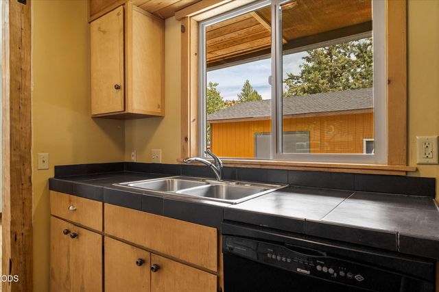 606 NE 9th Street, Bend, OR 97701