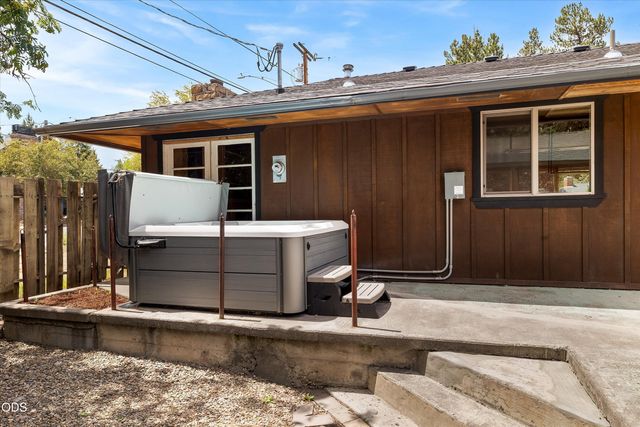 606 NE 9th Street, Bend, OR 97701