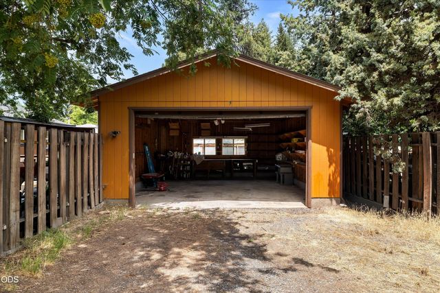 606 NE 9th Street, Bend, OR 97701