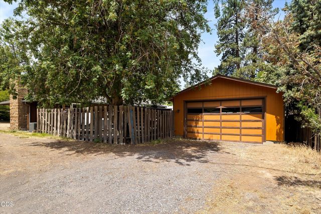 606 NE 9th Street, Bend, OR 97701