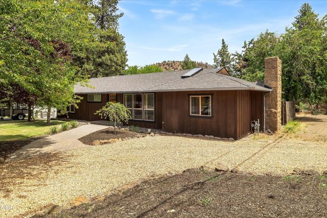 606 NE 9th Street, Bend, OR 97701