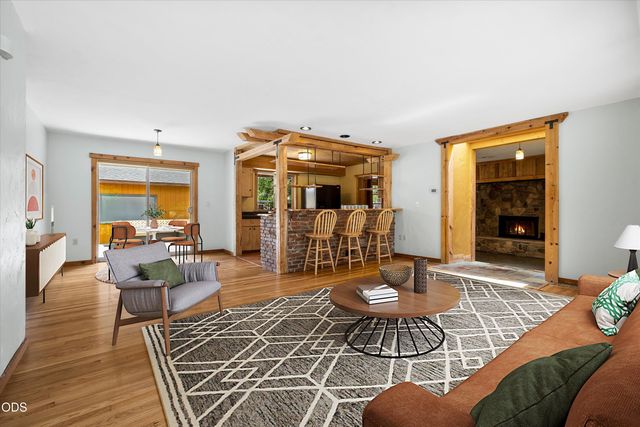 606 NE 9th Street, Bend, OR 97701