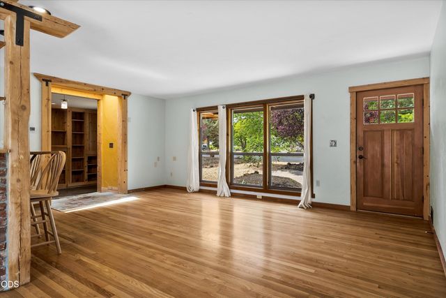 606 NE 9th Street, Bend, OR 97701
