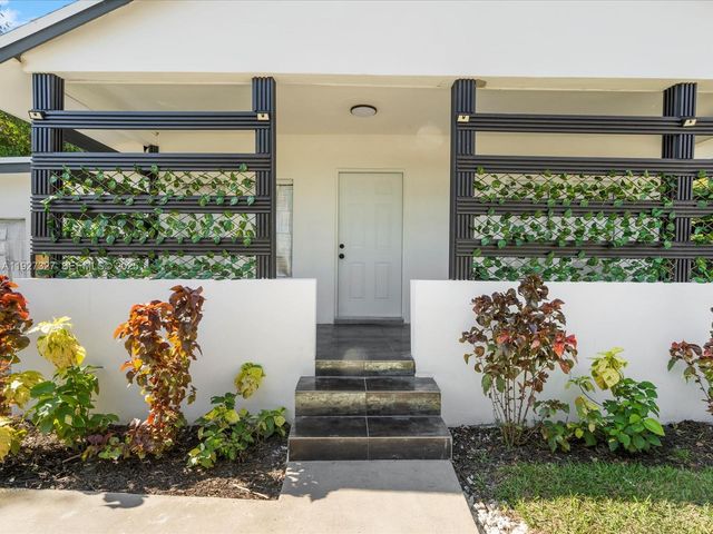 6318 NW 19th Ct, Miami, FL 33147