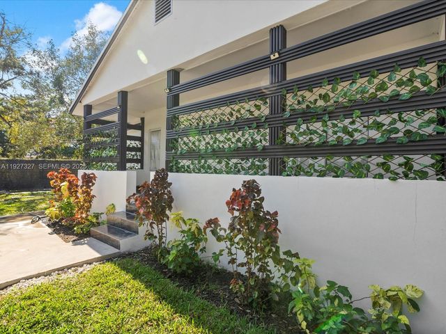 6318 NW 19th Ct, Miami, FL 33147