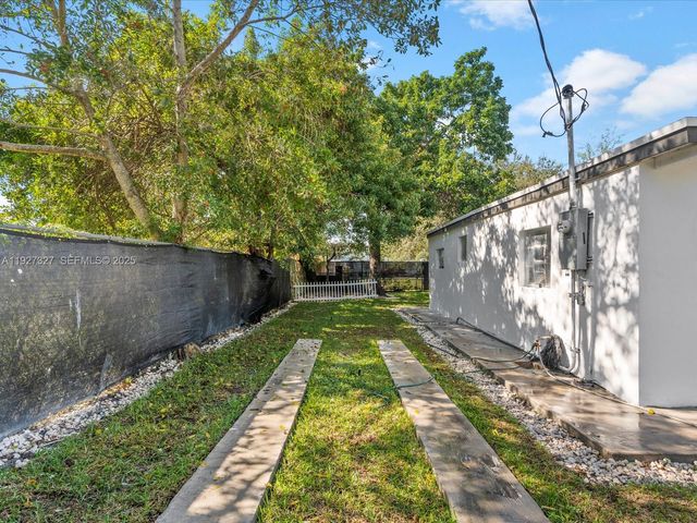 6318 NW 19th Ct, Miami, FL 33147