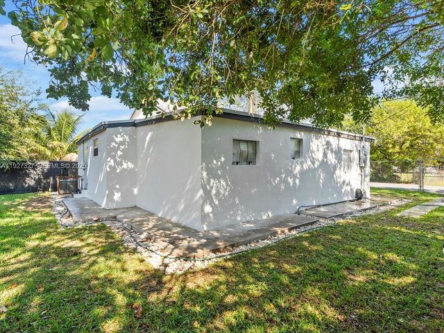 6318 NW 19th Ct, Miami, FL 33147