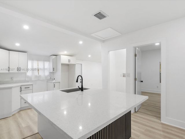 6318 NW 19th Ct, Miami, FL 33147