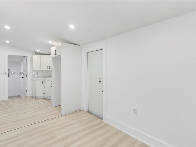 6318 NW 19th Ct, Miami, FL 33147