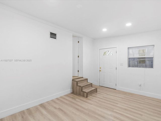 6318 NW 19th Ct, Miami, FL 33147