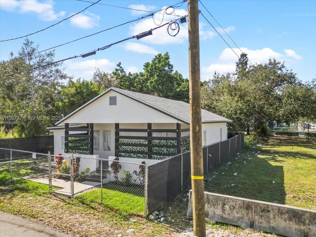 6318 NW 19th Ct, Miami, FL 33147