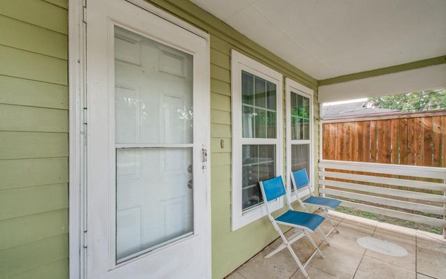 981 S Victory Drive, Houston, TX 77088