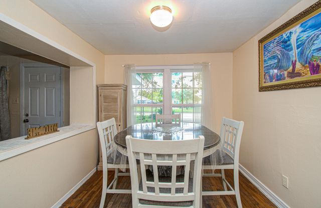 981 S Victory Drive, Houston, TX 77088