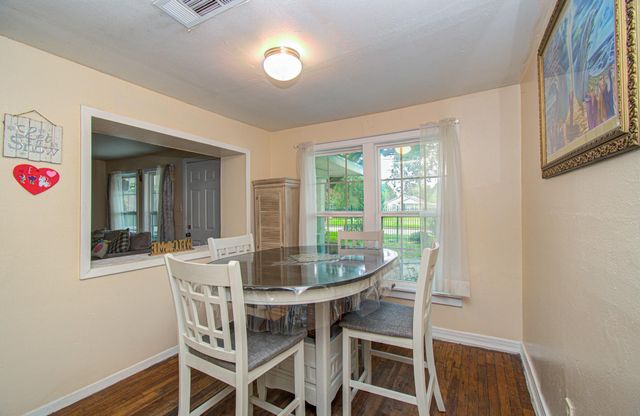 981 S Victory Drive, Houston, TX 77088