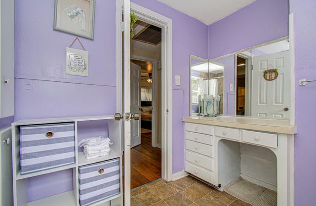 981 S Victory Drive, Houston, TX 77088