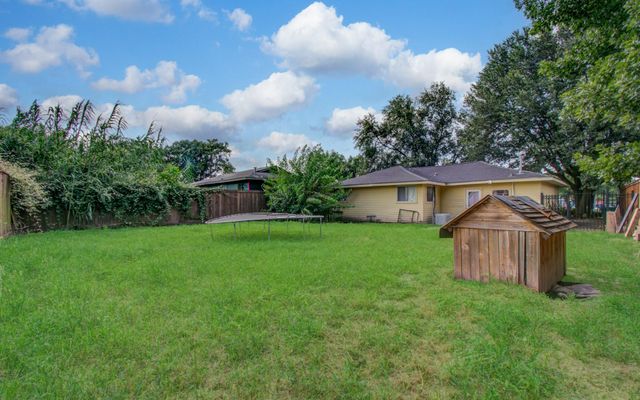 981 S Victory Drive, Houston, TX 77088