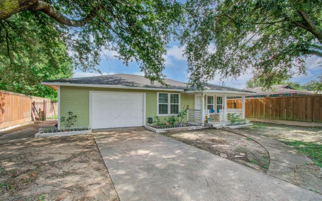 981 S Victory Drive, Houston, TX 77088