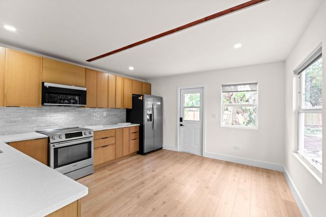 818 Briggs Street, West Palm Beach, FL 33405