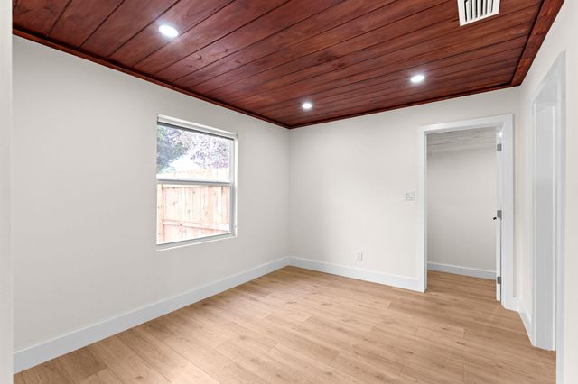 818 Briggs Street, West Palm Beach, FL 33405