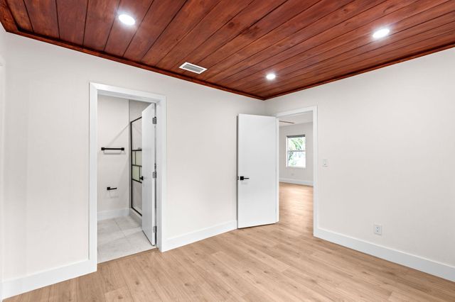 818 Briggs Street, West Palm Beach, FL 33405