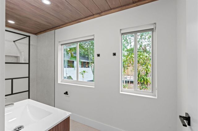 818 Briggs Street, West Palm Beach, FL 33405