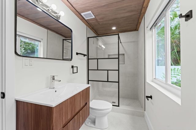 818 Briggs Street, West Palm Beach, FL 33405