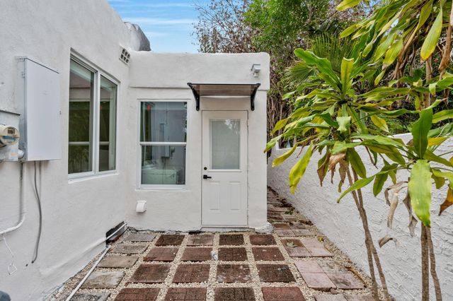 818 Briggs Street, West Palm Beach, FL 33405