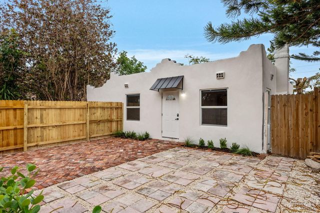 818 Briggs Street, West Palm Beach, FL 33405