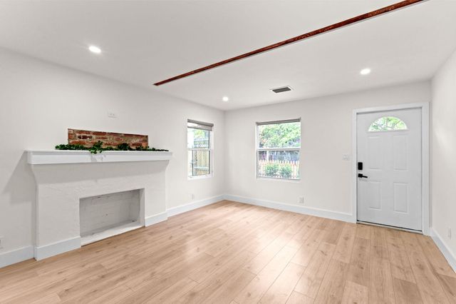 818 Briggs Street, West Palm Beach, FL 33405