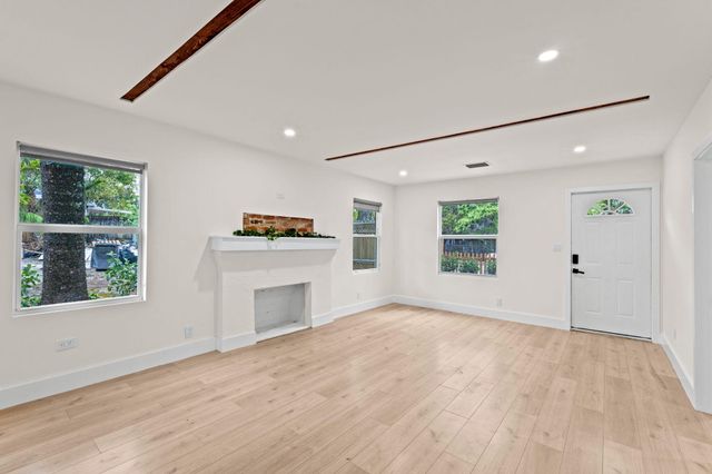 818 Briggs Street, West Palm Beach, FL 33405