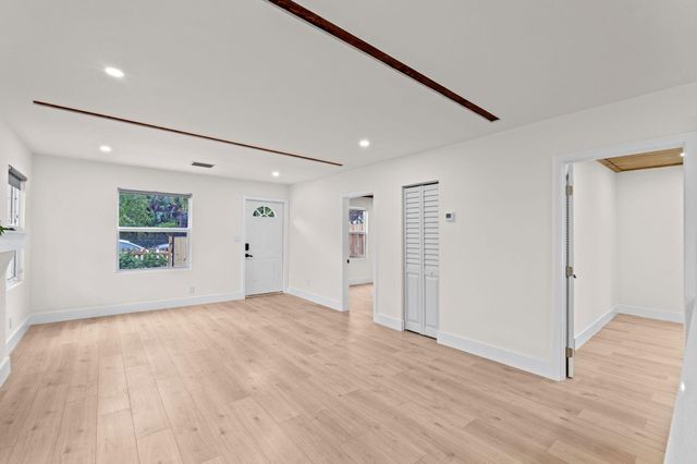 818 Briggs Street, West Palm Beach, FL 33405