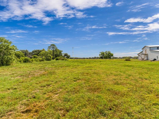 13802 Coyote Run, Santa Fe, TX 77517