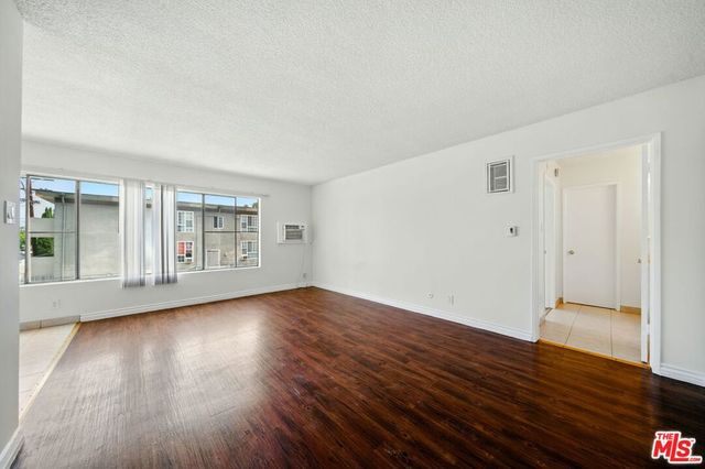 4100 W 1st Street 203, Los Angeles, CA 90004