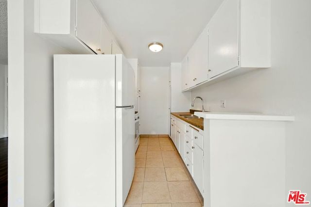 4100 W 1st Street 203, Los Angeles, CA 90004