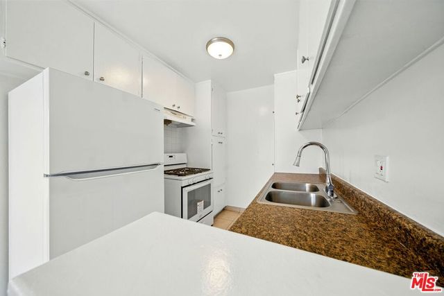 4100 W 1st Street 203, Los Angeles, CA 90004