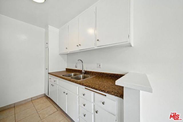 4100 W 1st Street 203, Los Angeles, CA 90004