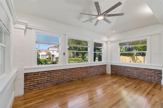 344 21ST AVENUE NE, St Petersburg, FL 33704