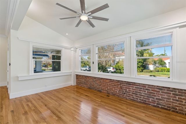 344 21ST AVENUE NE, St Petersburg, FL 33704