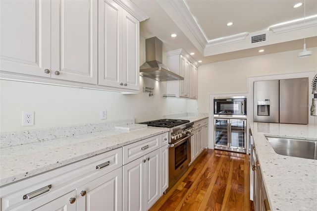 344 21ST AVENUE NE, St Petersburg, FL 33704