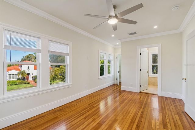 344 21ST AVENUE NE, St Petersburg, FL 33704