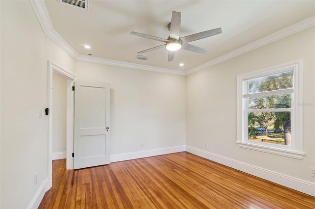 344 21ST AVENUE NE, St Petersburg, FL 33704