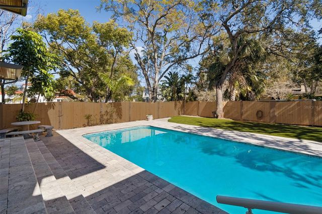 344 21ST AVENUE NE, St Petersburg, FL 33704