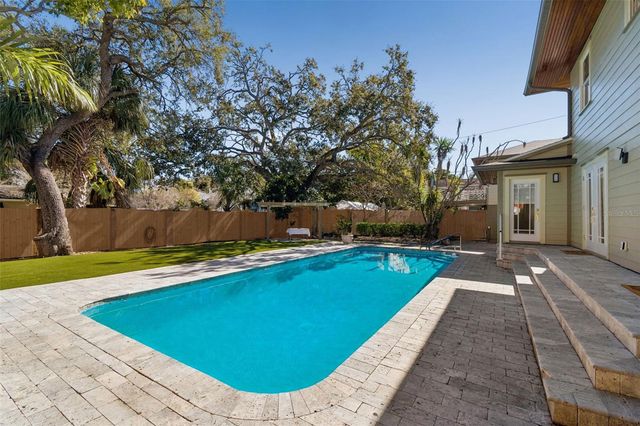 344 21ST AVENUE NE, St Petersburg, FL 33704