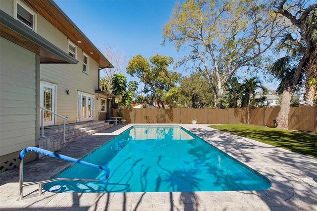 344 21ST AVENUE NE, St Petersburg, FL 33704