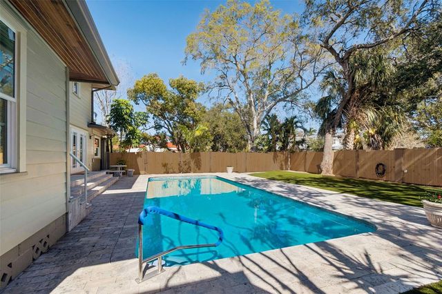 344 21ST AVENUE NE, St Petersburg, FL 33704