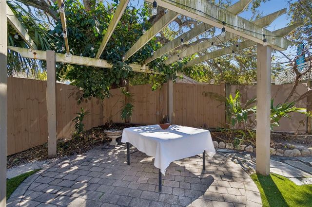 344 21ST AVENUE NE, St Petersburg, FL 33704