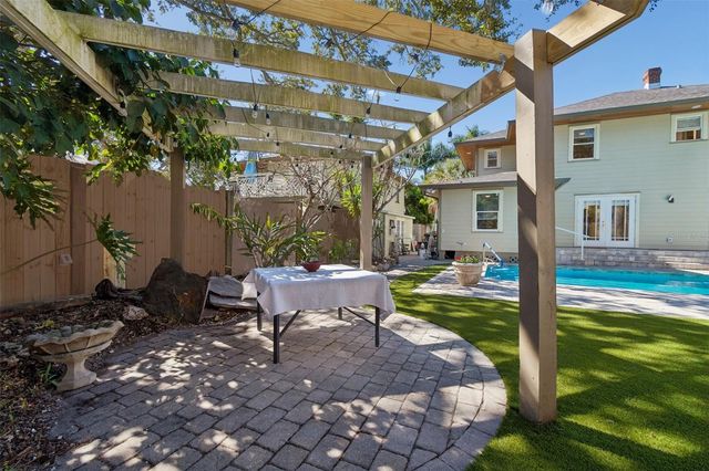 344 21ST AVENUE NE, St Petersburg, FL 33704