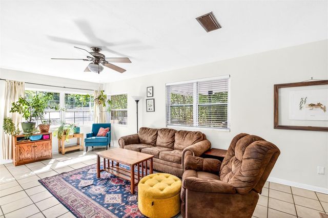 1006 NE 12TH AVENUE, Gainesville, FL 32601