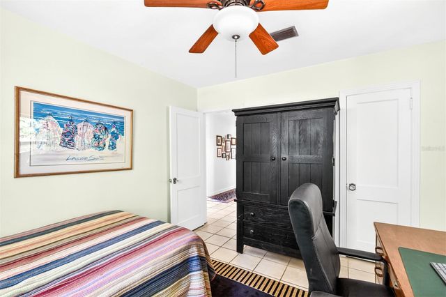 1006 NE 12TH AVENUE, Gainesville, FL 32601