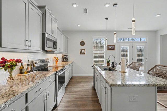 403 W Odell Lane, Zebulon, NC 27597